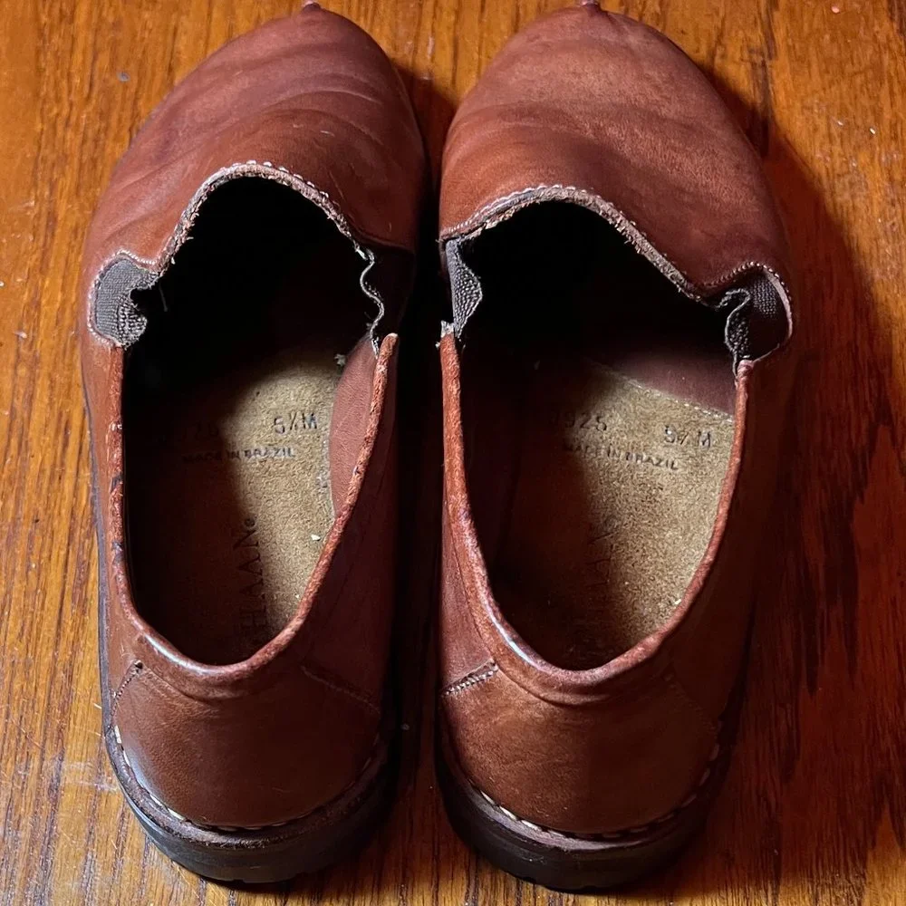 Cole Haan loafer size 5.5 tan